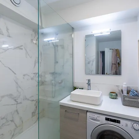Daire Chartron Furnished Flat